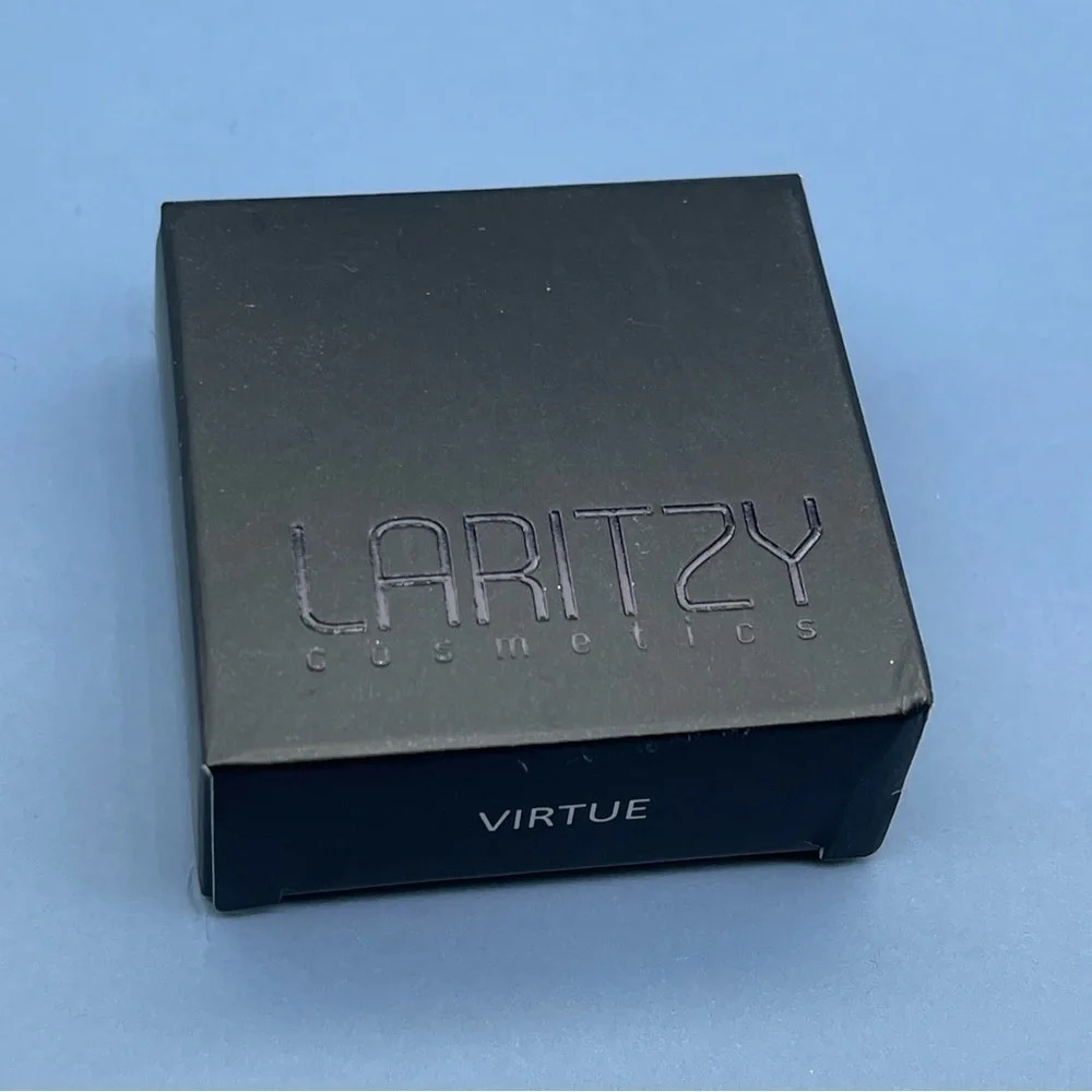 🎉HOST PICK🎉 Laritzy CREAM HIGHLIGHTER IN VIRTUE, NIB - Picture 4 of 5